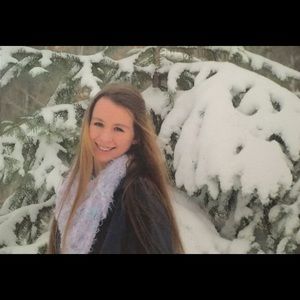 Meet your Posher, Kayla